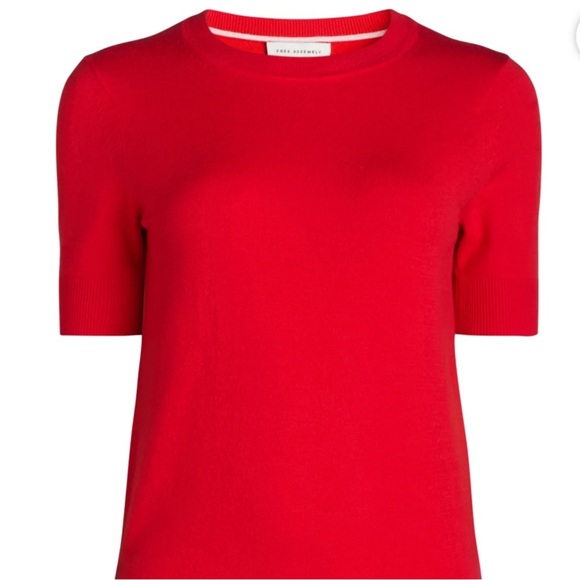 Free Assembly Women’s Cozy Yarn Shrunken Sweater Tee with Short Sleeves - Picture 1 of 4